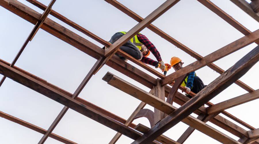 Professional gutter cleaning services in Harrah, OK